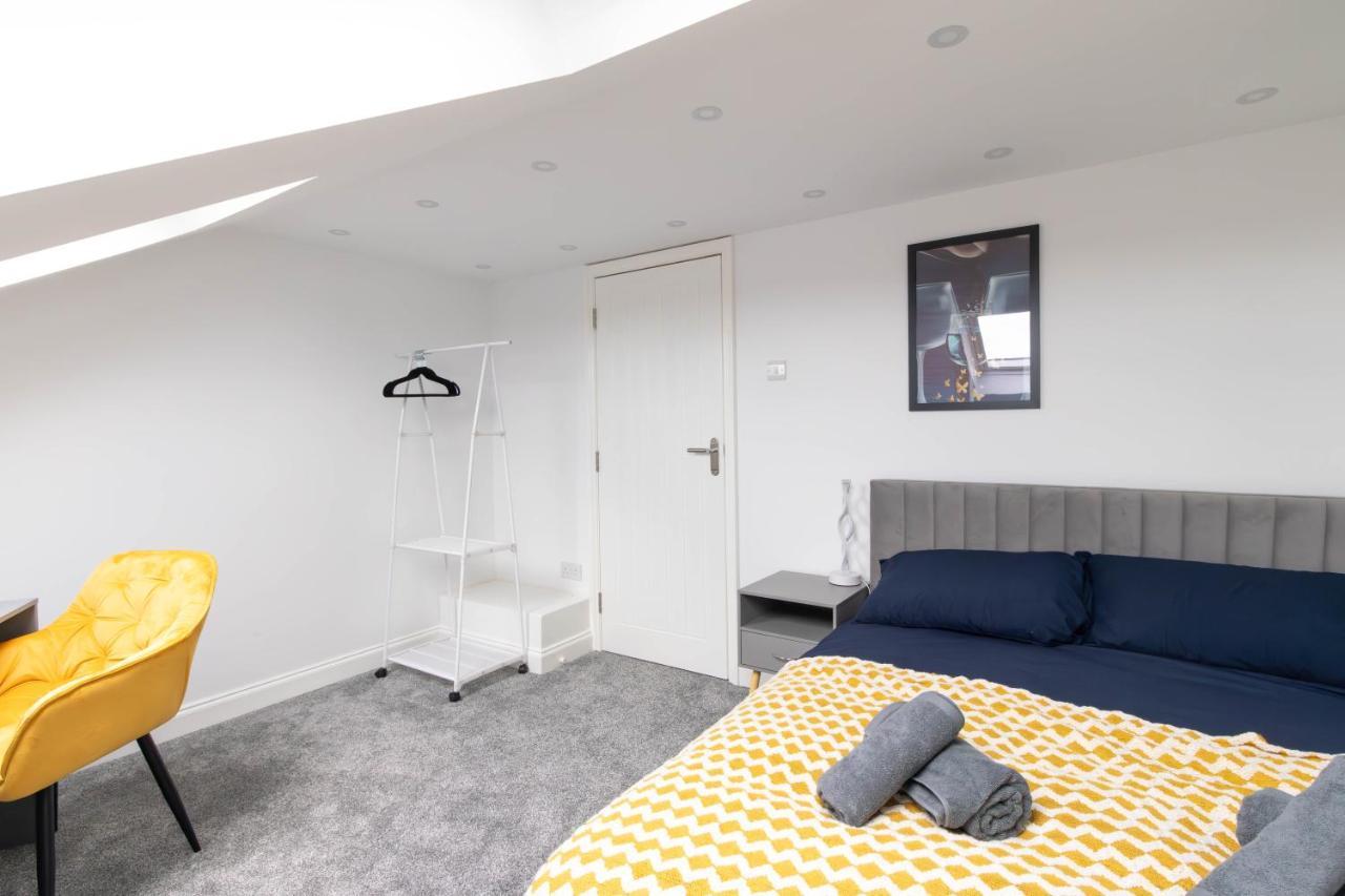 Open Mind Property - 6 Luxury Bedrooms With Free Parking Portsmouth Kültér fotó