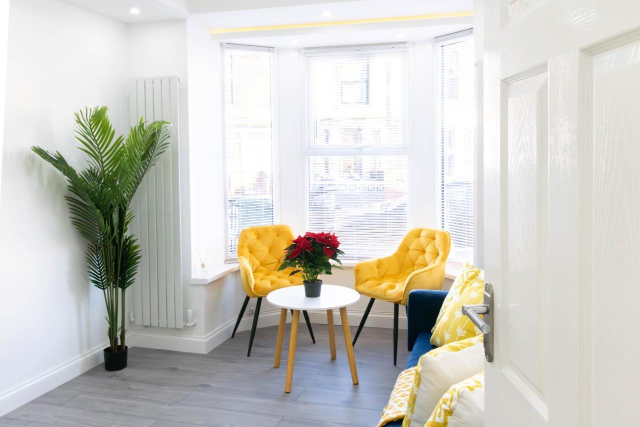 Open Mind Property - 6 Luxury Bedrooms With Free Parking Portsmouth Kültér fotó