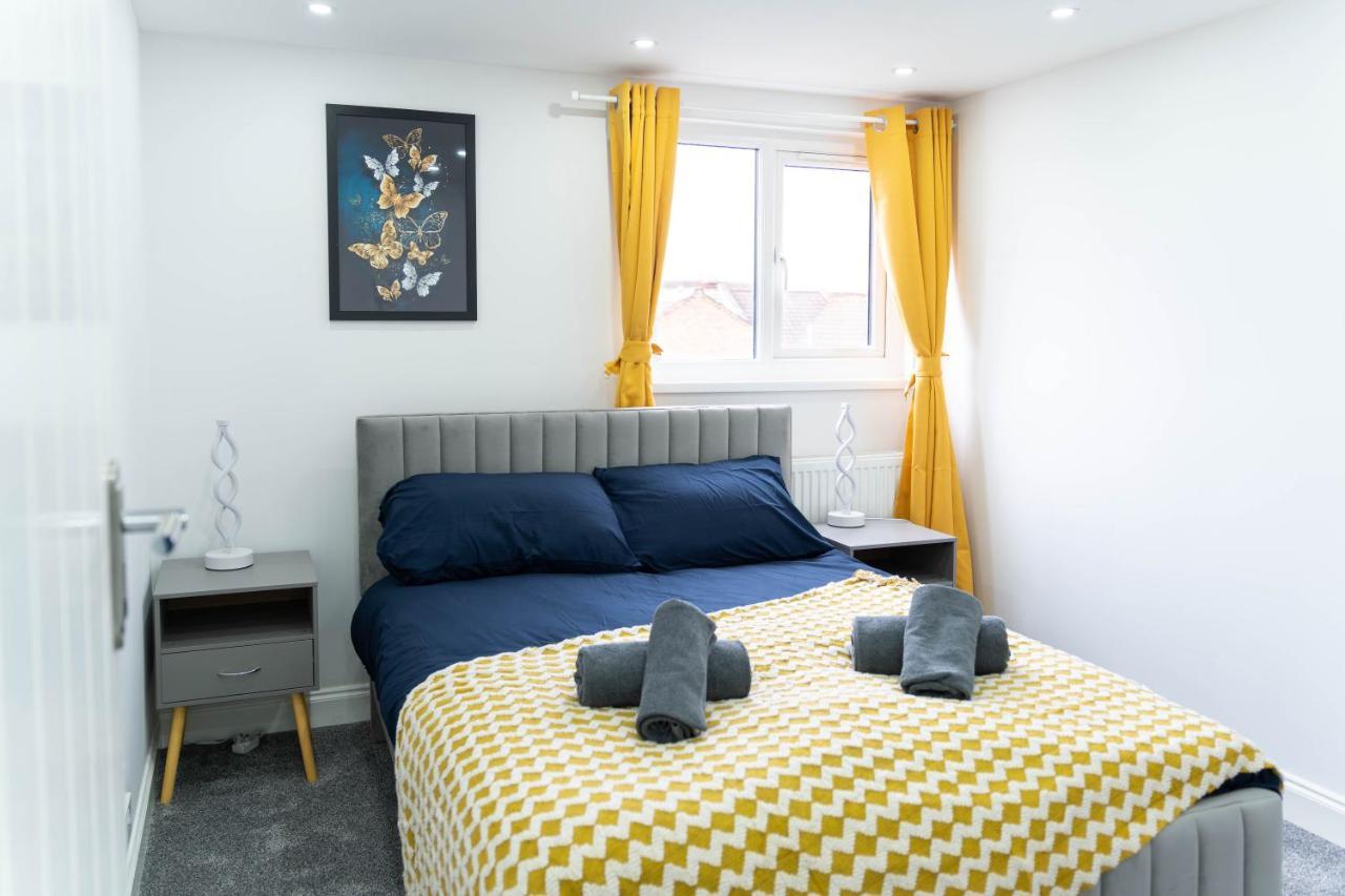 Open Mind Property - 6 Luxury Bedrooms With Free Parking Portsmouth Kültér fotó