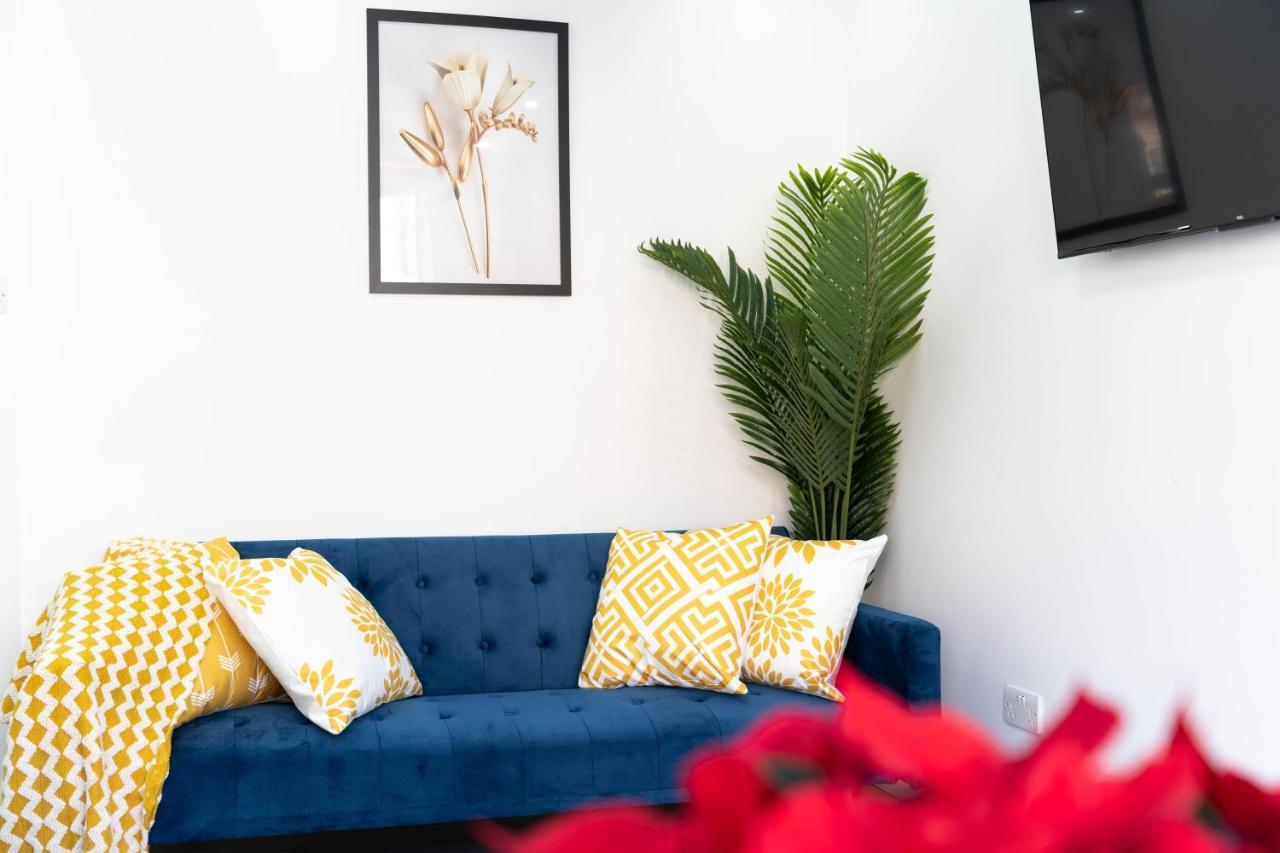 Open Mind Property - 6 Luxury Bedrooms With Free Parking Portsmouth Kültér fotó