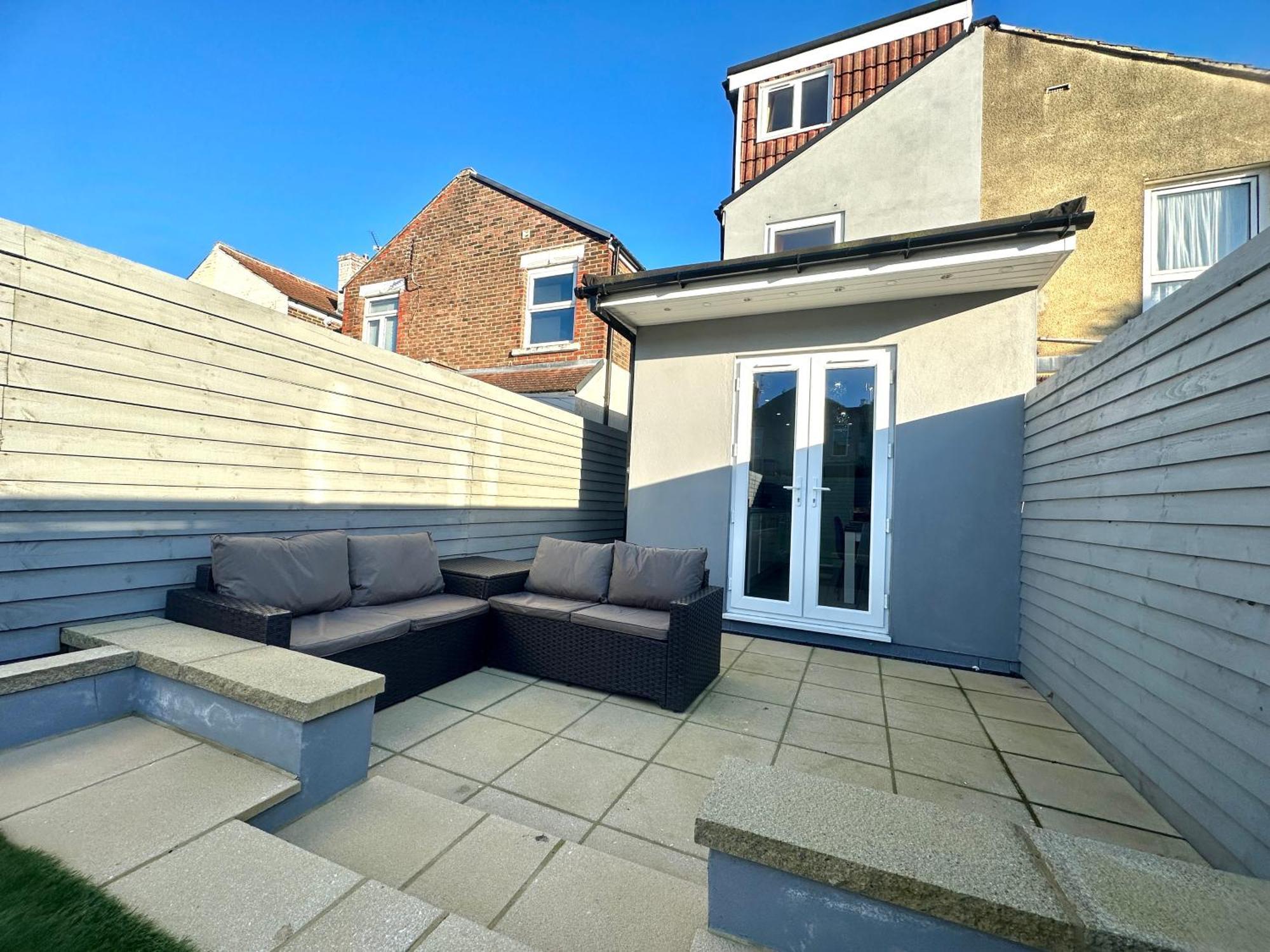 Open Mind Property - 6 Luxury Bedrooms With Free Parking Portsmouth Kültér fotó
